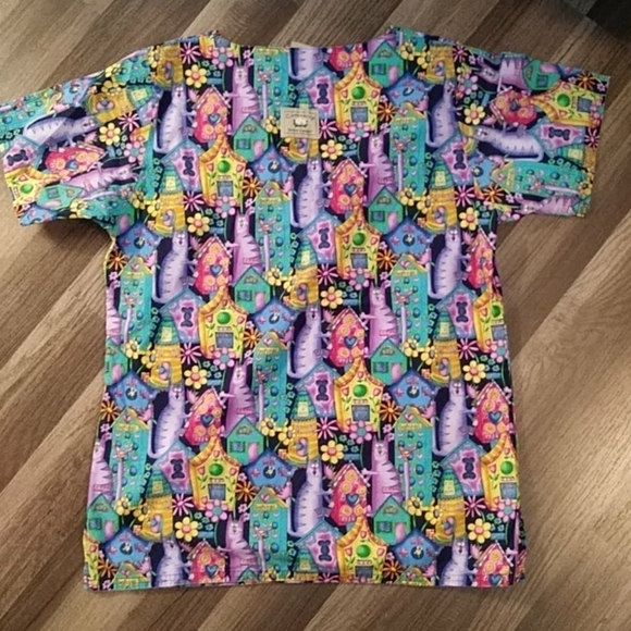 Cottonality scrub top small cats design - Picture 7 of 8